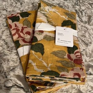 COPY - 8 Pottery Barn napkins